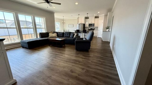 107 Pawnee Dr, Midland City, AL 36350