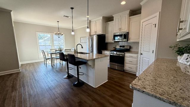 107 Pawnee Dr, Midland City, AL 36350