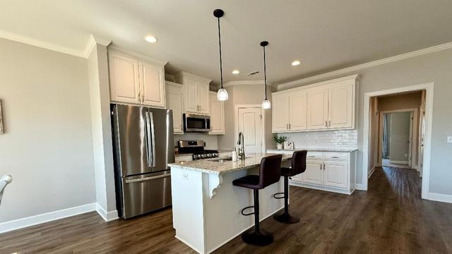 107 Pawnee Dr, Midland City, AL 36350