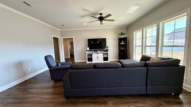 107 Pawnee Dr, Midland City, AL 36350