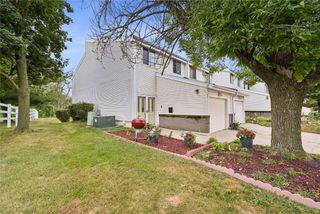 51 29th Avenue Drive SW 11, Cedar Rapids, IA 52404