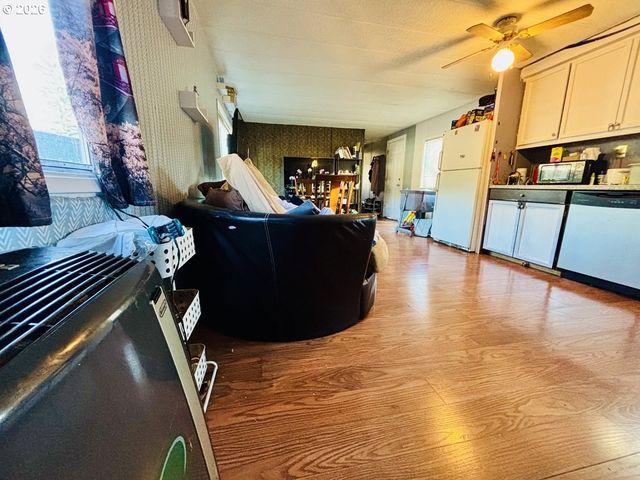 26801 Ne 9TH St 46, Camas, WA 98607