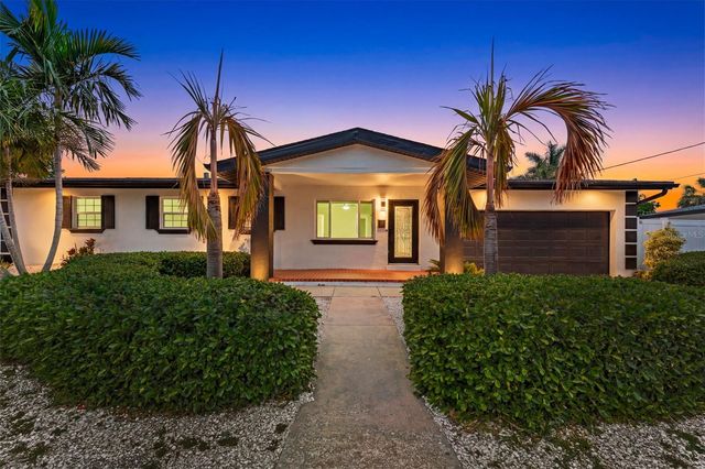 4440 HUNTINGTON STREET NE, St Petersburg, FL 33703