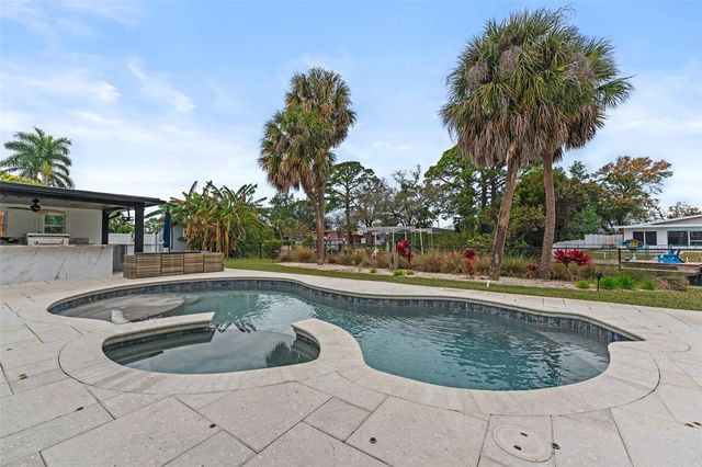 4440 HUNTINGTON STREET NE, St Petersburg, FL 33703