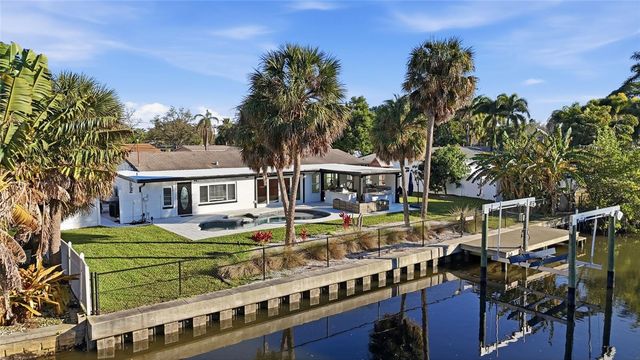 4440 HUNTINGTON STREET NE, St Petersburg, FL 33703