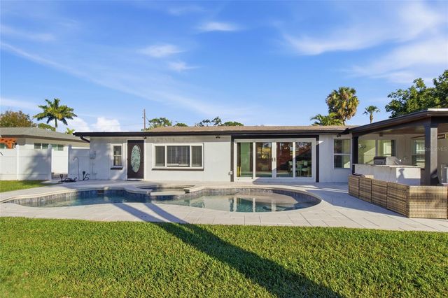 4440 HUNTINGTON STREET NE, St Petersburg, FL 33703