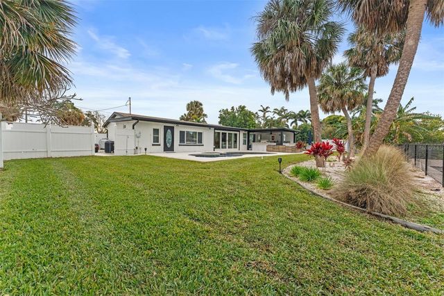 4440 HUNTINGTON STREET NE, St Petersburg, FL 33703