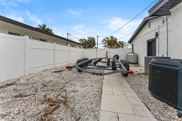 4440 HUNTINGTON STREET NE, St Petersburg, FL 33703