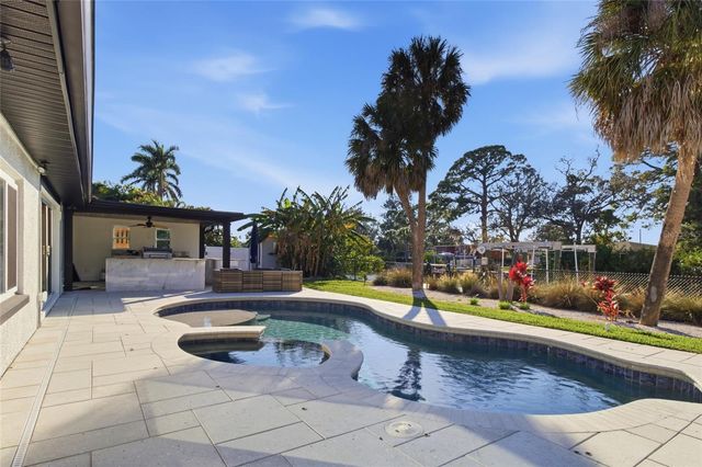 4440 HUNTINGTON STREET NE, St Petersburg, FL 33703