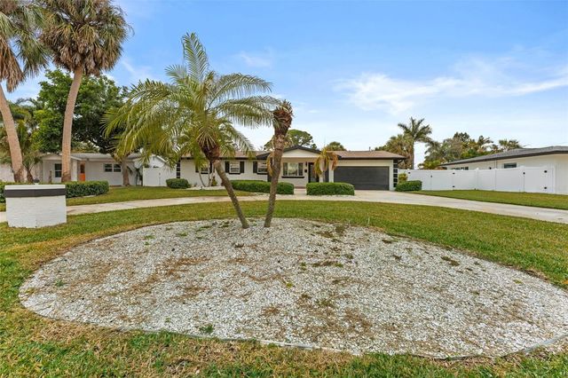 4440 HUNTINGTON STREET NE, St Petersburg, FL 33703