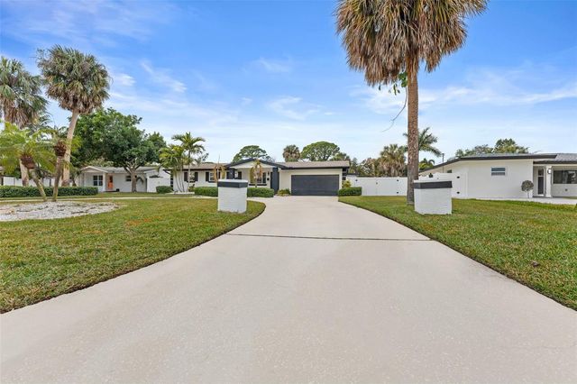 4440 HUNTINGTON STREET NE, St Petersburg, FL 33703