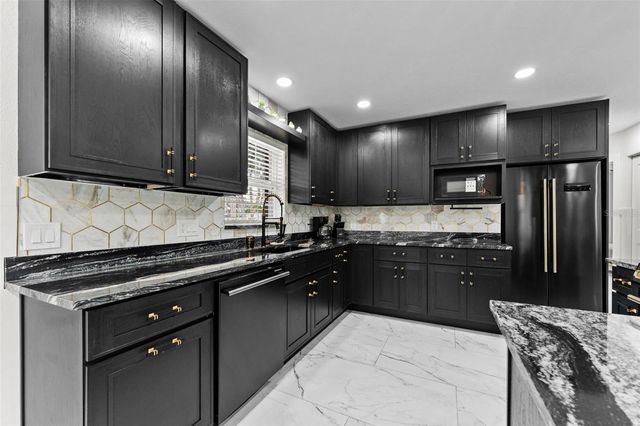 4440 HUNTINGTON STREET NE, St Petersburg, FL 33703