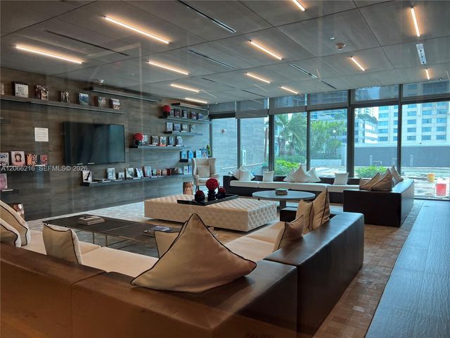 1080 Brickell Avenue 2805, Miami, FL 33131