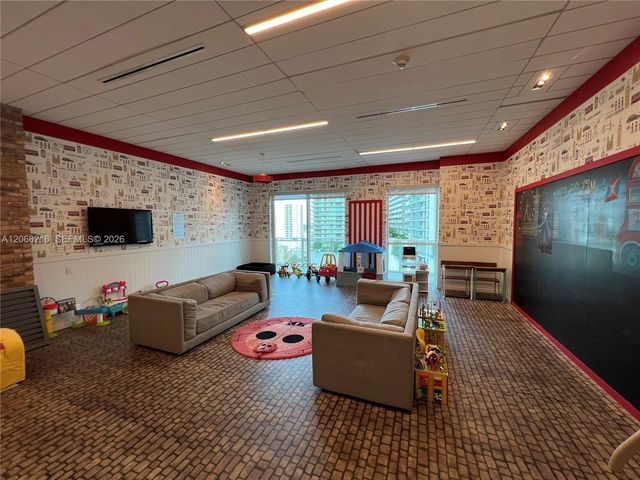 1080 Brickell Avenue 2805, Miami, FL 33131