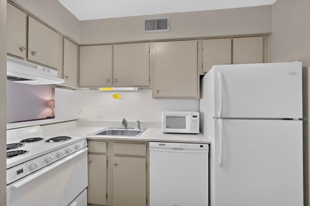 1601 Pennsylvania Street NE I-16, Albuquerque, NM 87110