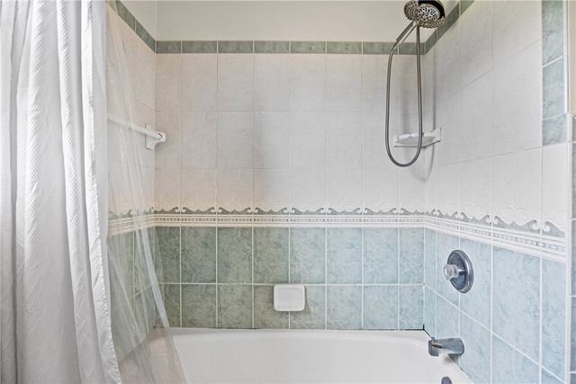 46 Olde Harbour, Greece, NY 14612