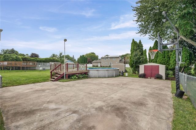 46 Olde Harbour, Greece, NY 14612