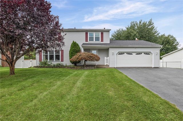 46 Olde Harbour, Greece, NY 14612