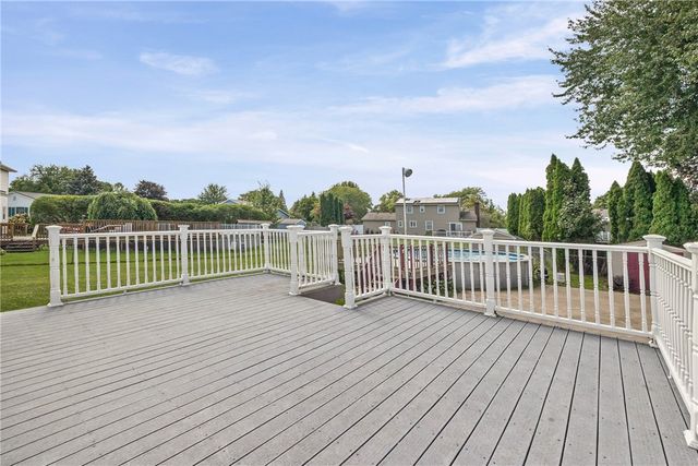 46 Olde Harbour, Greece, NY 14612