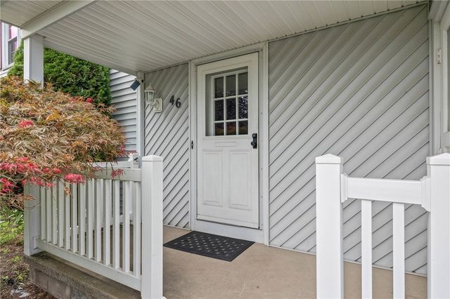46 Olde Harbour, Greece, NY 14612