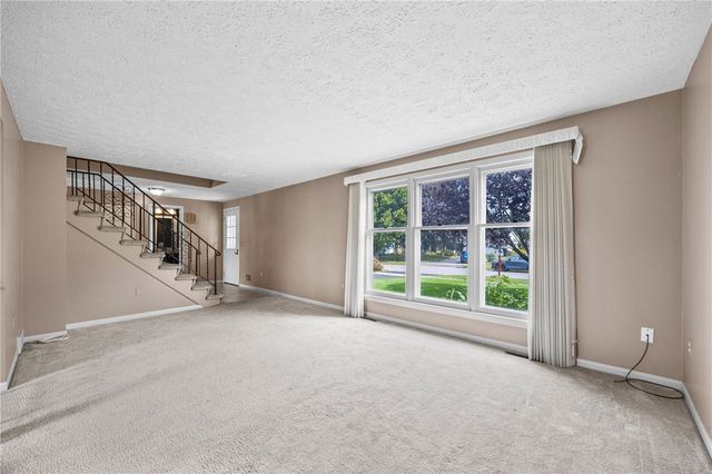 46 Olde Harbour, Greece, NY 14612