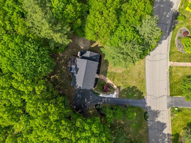 42 Brookside Dr, Uxbridge, MA 01569