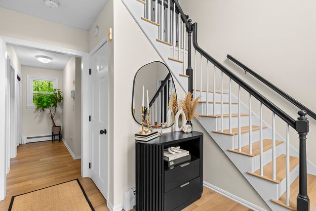 42 Brookside Dr, Uxbridge, MA 01569