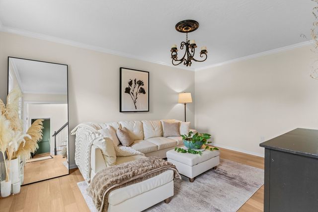 42 Brookside Dr, Uxbridge, MA 01569