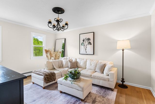 42 Brookside Dr, Uxbridge, MA 01569