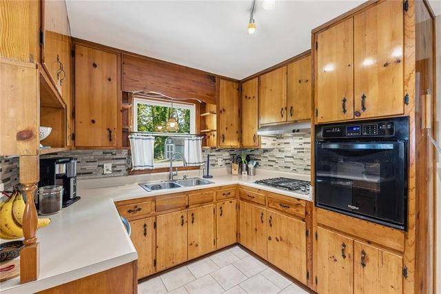126 Ingleside Drive, Jonesboro, GA 30236