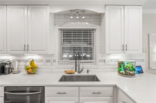 223 Ivy Circle, Advance, NC 27006