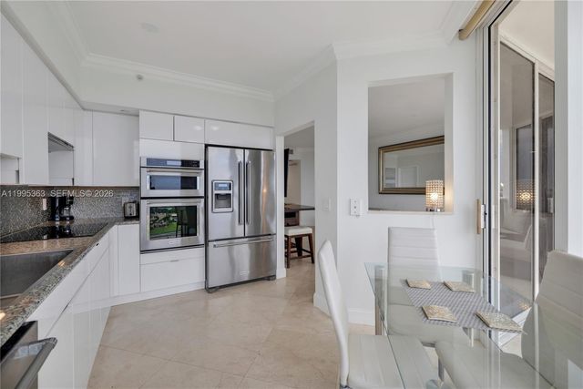 4779 Collins Ave 1706, Miami Beach, FL 33140