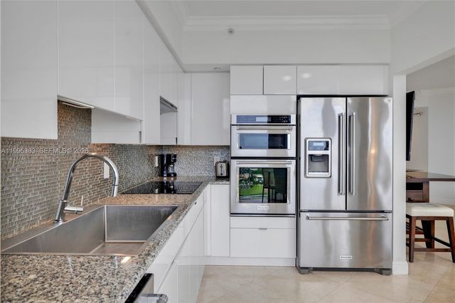 4779 Collins Ave 1706, Miami Beach, FL 33140