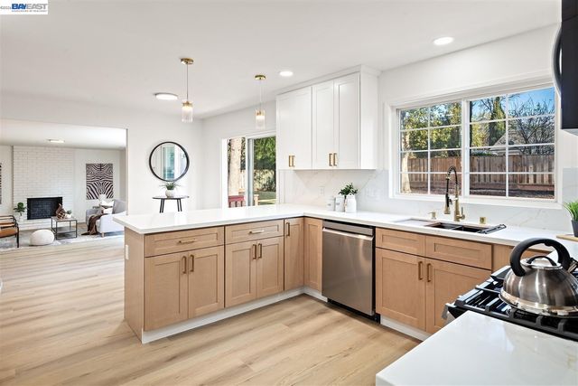 321 Semillon Cir, Clayton, CA 94517