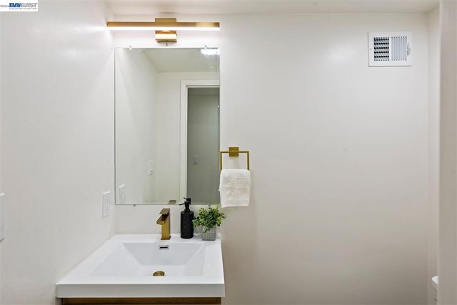 321 Semillon Cir, Clayton, CA 94517