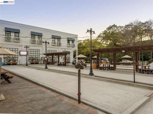 321 Semillon Cir, Clayton, CA 94517