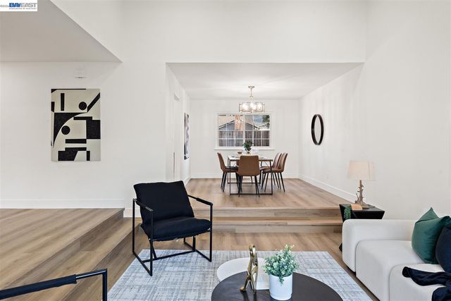 321 Semillon Cir, Clayton, CA 94517