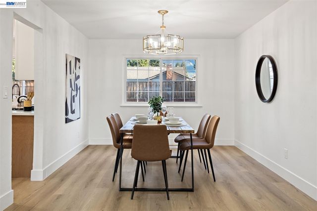 321 Semillon Cir, Clayton, CA 94517