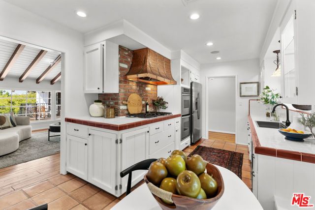 13009 Greenleaf Street, Studio City (los Angeles), CA 91604