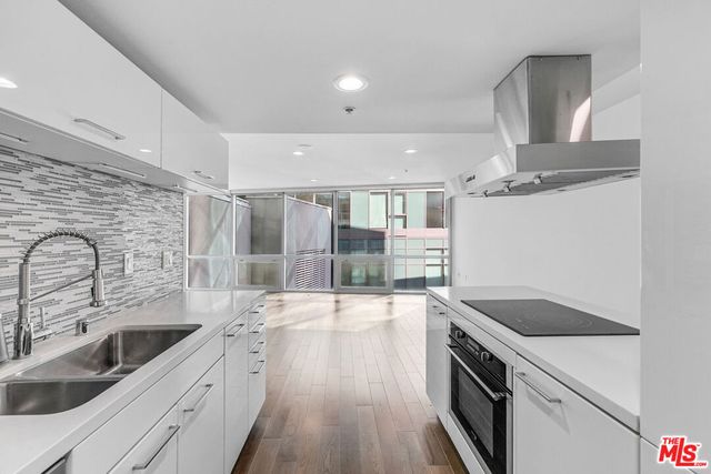 901 S Flower Street 401, Los Angeles, CA 90015