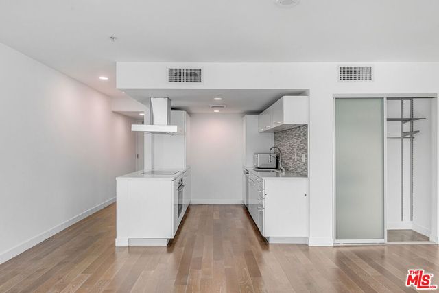 901 S Flower Street 401, Los Angeles, CA 90015