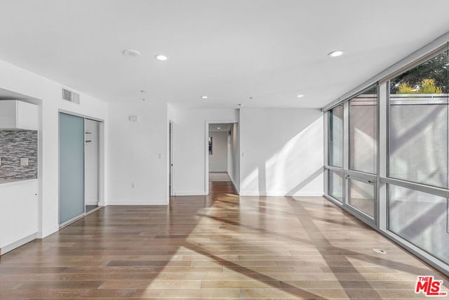 901 S Flower Street 401, Los Angeles, CA 90015