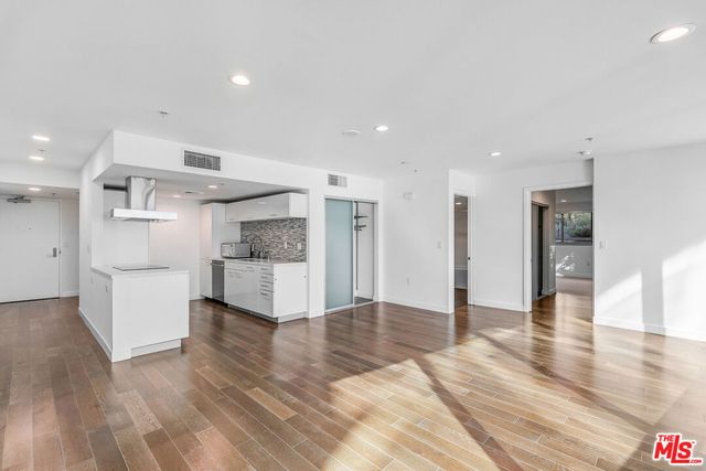 901 S Flower Street 401, Los Angeles, CA 90015