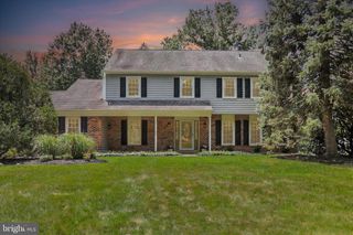 1351 LEXINGTON DR, Yardley, PA 19067