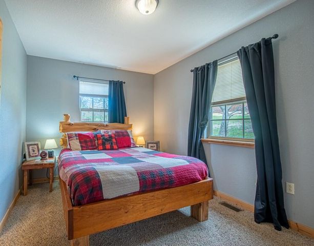 807 Surf Street, Stockton, MO 65785