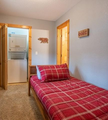 807 Surf Street, Stockton, MO 65785