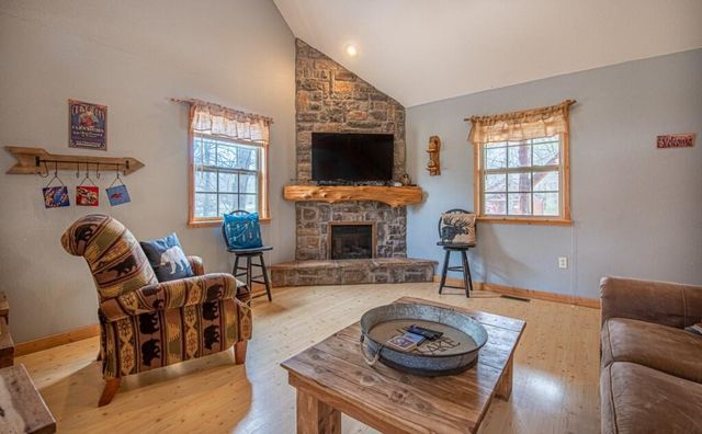 807 Surf Street, Stockton, MO 65785