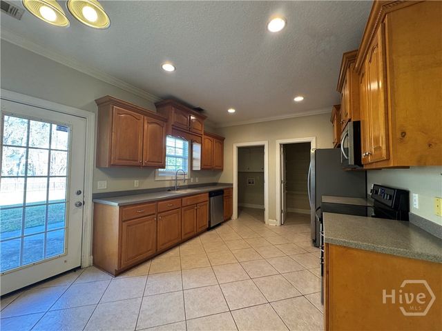 1044 Woodland Drive, Pooler, GA 31322