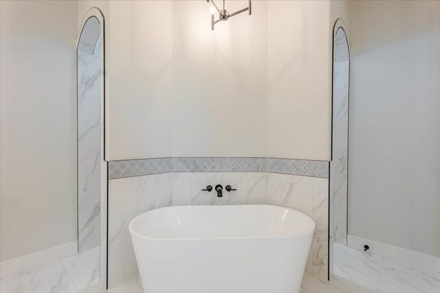 1017 Paradise Parkway, Poolville, TX 76487