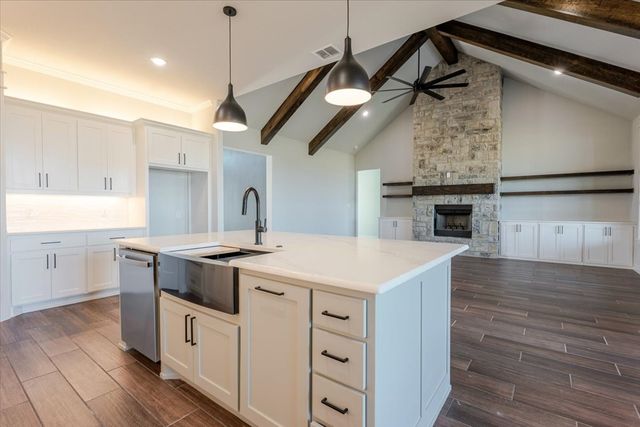 1017 Paradise Parkway, Poolville, TX 76487